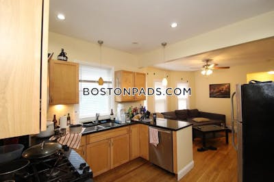 Somerville Deal Alert! Spacious 4 bed 2 Bath apartment in Chandler St  Porter Square - $5,400