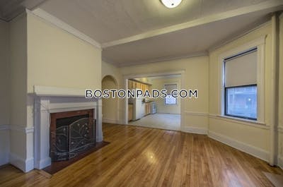 Brookline 4 Beds 2 Baths  Boston University - $5,800