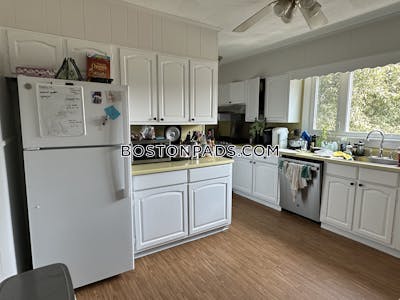 Somerville 6 Beds 1.5 Baths  Tufts - $7,000 No Fee